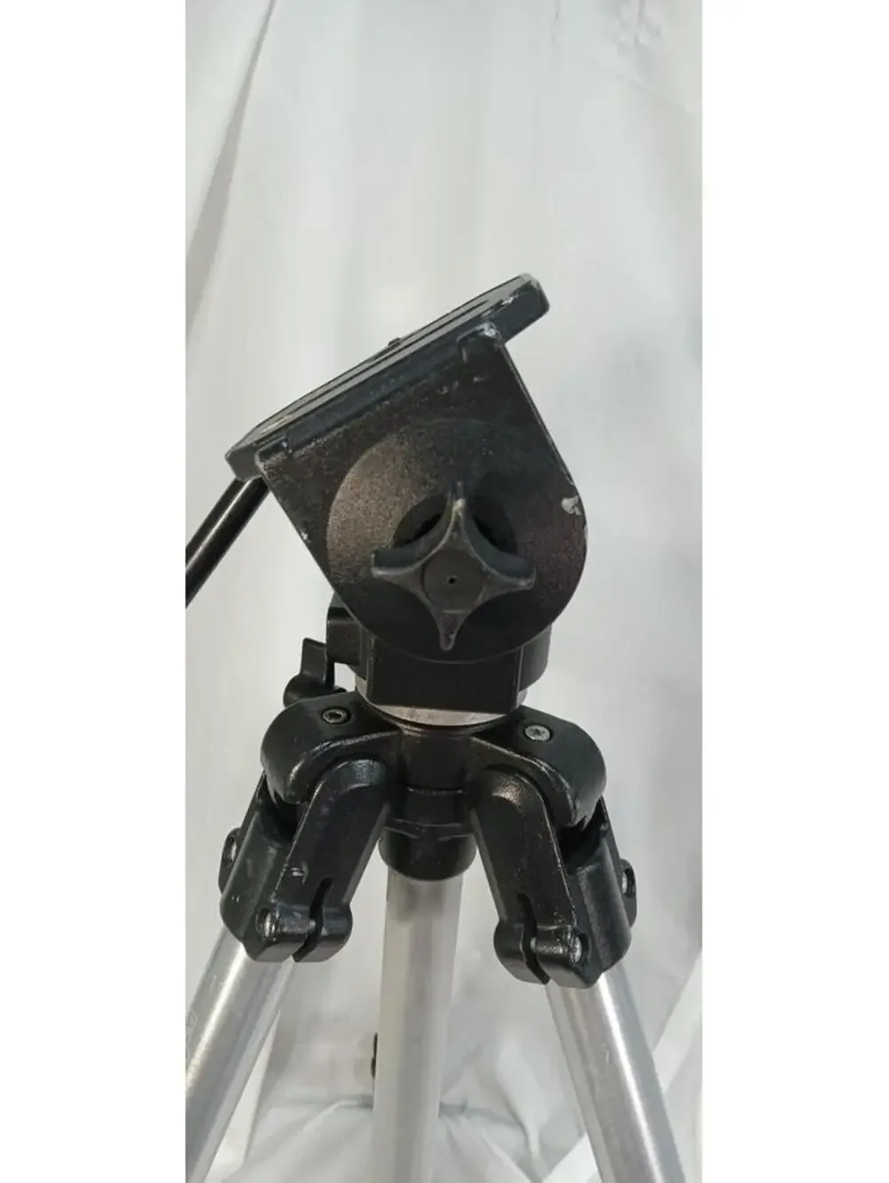 Bogen Manfrotto 3126 Fluid Head Video Camera Tripod Made in Italy Professional
